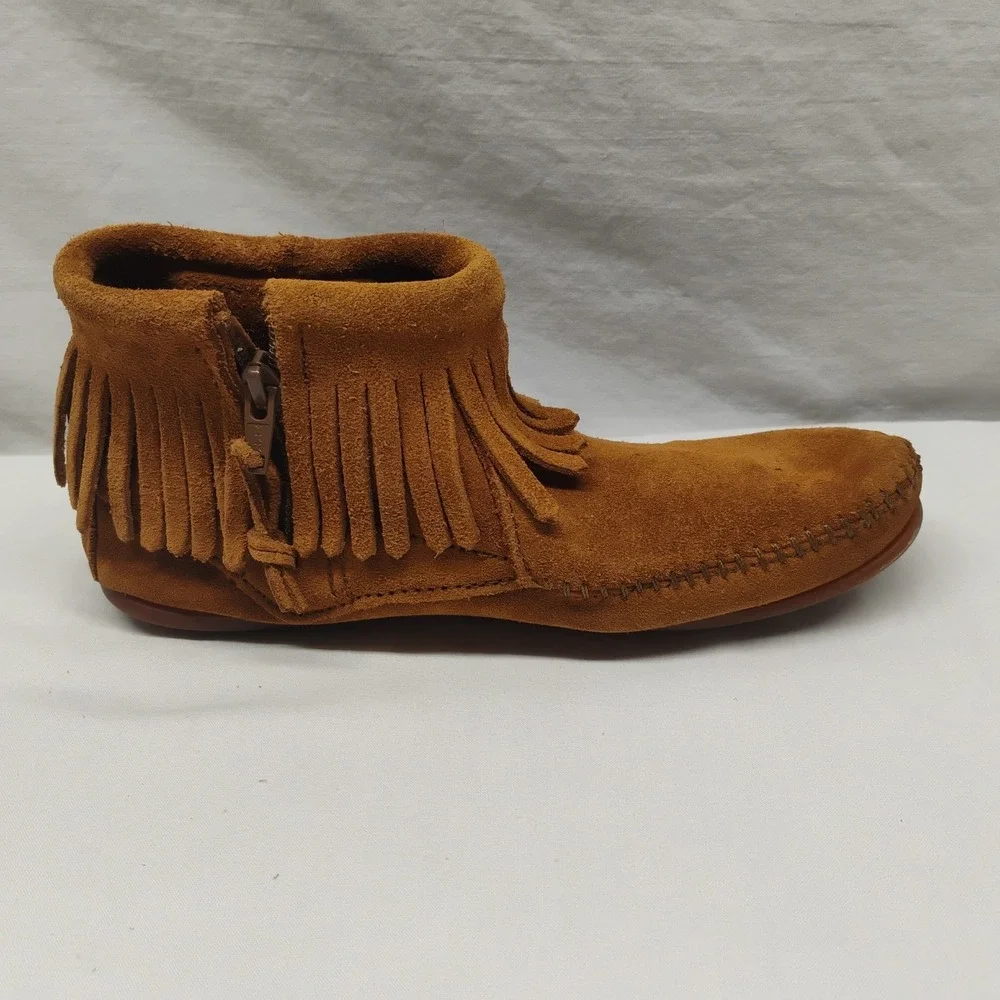 Minnetonka 6.5 Concho Ankle Boots Fringe Native Moccasins Boho Western Bead Boot
